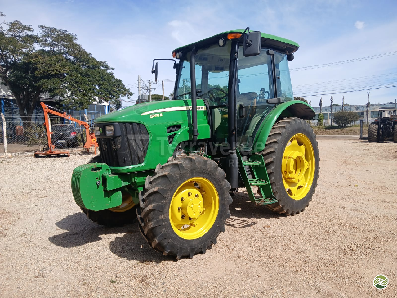 TRATOR JOHN DEERE JOHN DEERE 5078E Tração 4x4 Terraverde Rental - SP CASA BRANCA SÃO PAULO SP